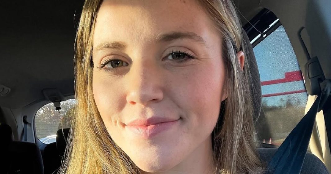 Joy-Anna Duggar Claps Back at Mom Shamers After Criticism