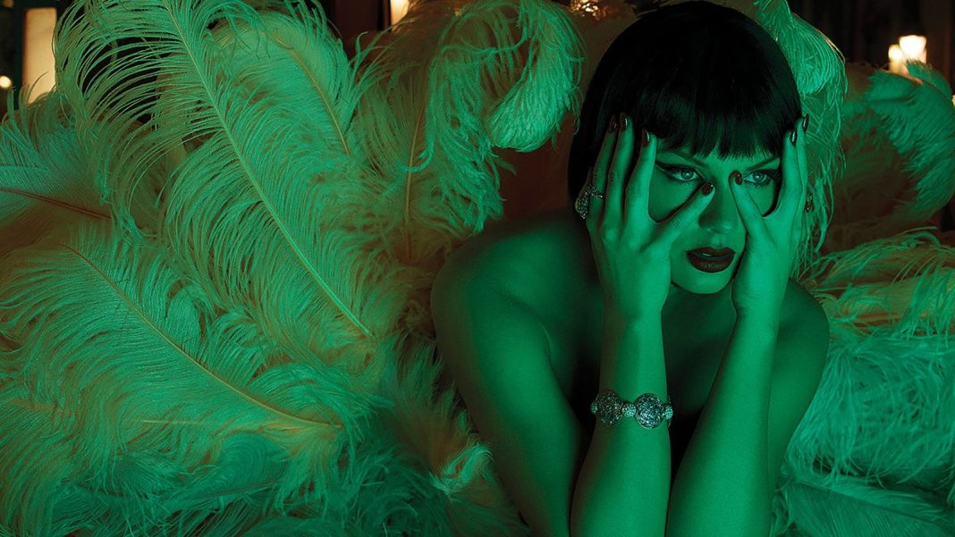 Taylor Swift Drops Acoustic Versions of ‘The Life of a Showgirl’ Songs