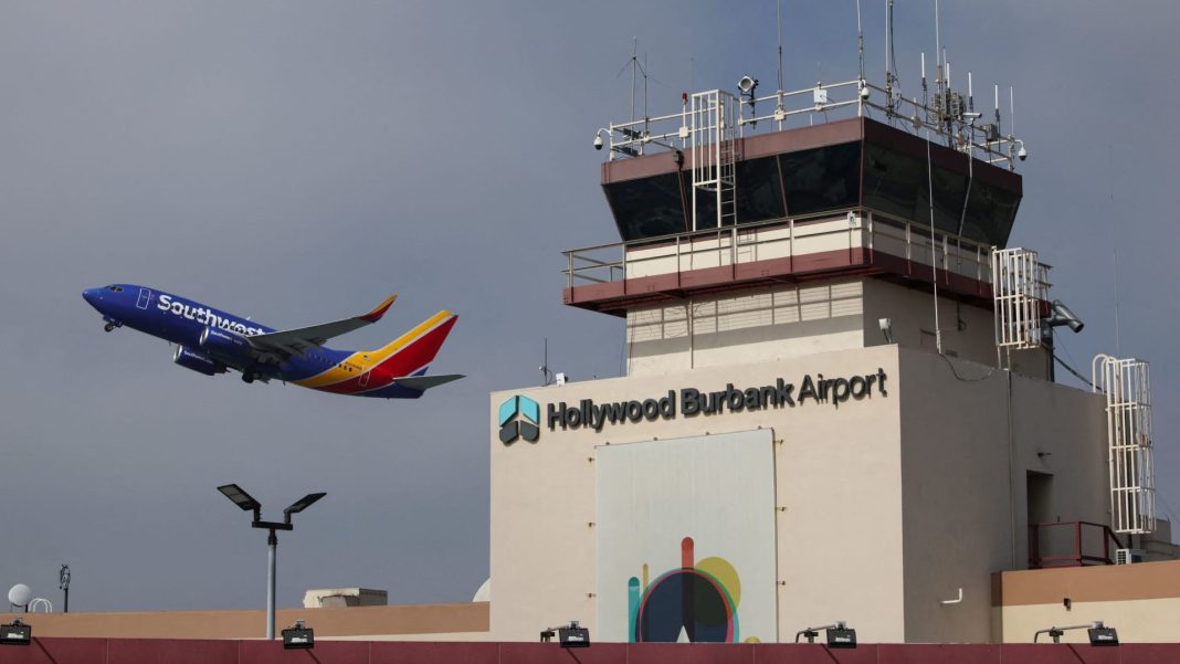 U.S. air traffic control staffing hit for second day, delaying flights