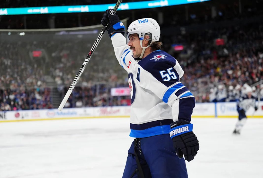 Mark Scheifele scores his 26th goal as the Jets hold on to beat the Devils 4-3