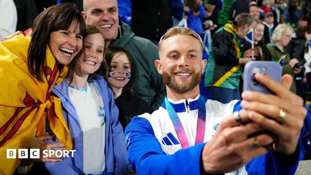 Commonwealth Games 2026: Selfies, signatures & social media - how Josh Kerr embraced Glasgow Games